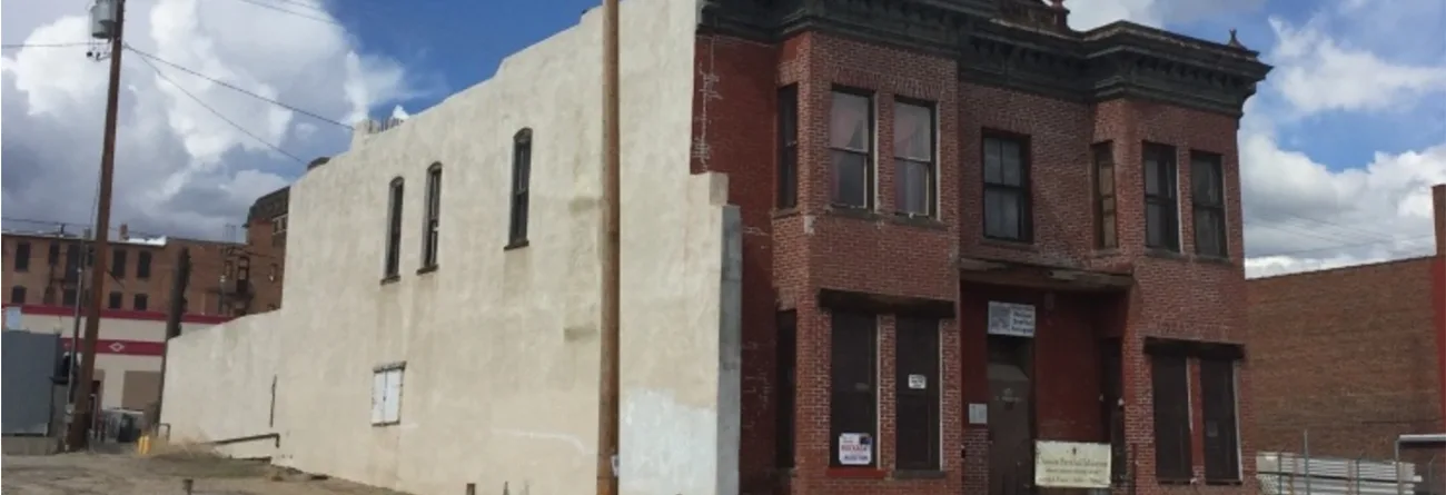 Elegant Lady Ghosts at the Dumas Brothel